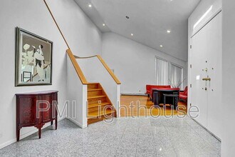 2 Carlyle Dr in Glen Cove, NY - Building Photo - Building Photo