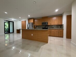 281 Bella Sol Way in West Palm Beach, FL - Foto de edificio - Building Photo