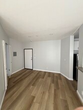 2107 N Beachwood Dr, Unit #107 in Los Angeles, CA - Building Photo - Building Photo