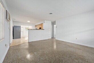1658 NE Sunview Terrace in Jensen Beach, FL - Building Photo - Building Photo