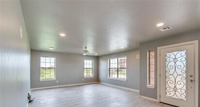 640 SW Dani Ann Ln in Lawton, OK - Building Photo - Building Photo