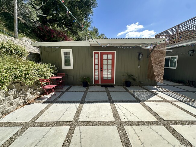 property at 3823 Broadlawn Dr