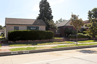 The Village Square in Whittier, CA - Foto de edificio - Building Photo