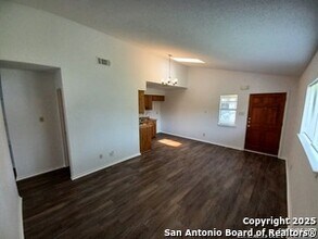 1523 Lorelei Ln in New Braunfels, TX - Building Photo - Building Photo