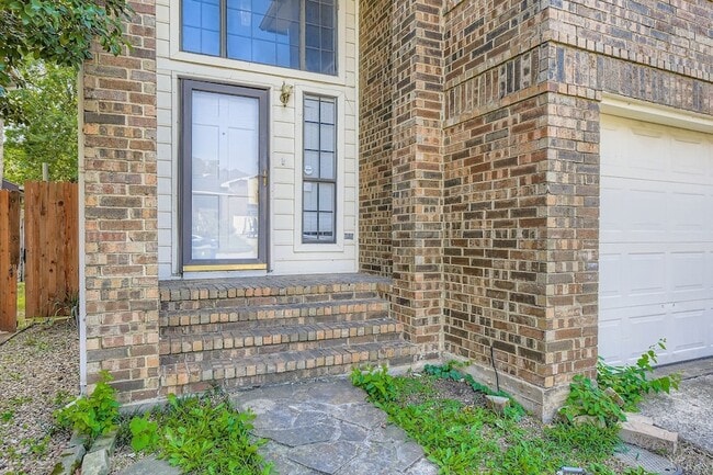 1322 Jasmine Dr in Lewisville, TX - Foto de edificio - Building Photo