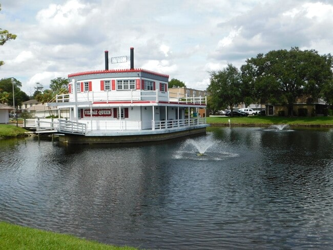 5974 Village Cir N in Orlando, FL - Building Photo - Building Photo