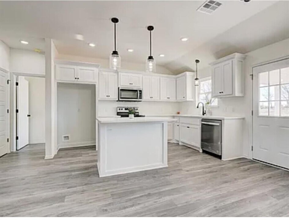 2299 County Rd 1324 in Blanchard, OK - Building Photo