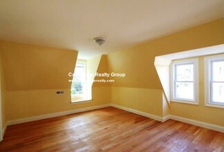 206 Summer St, Unit 3 in Somerville, MA - Building Photo - Building Photo