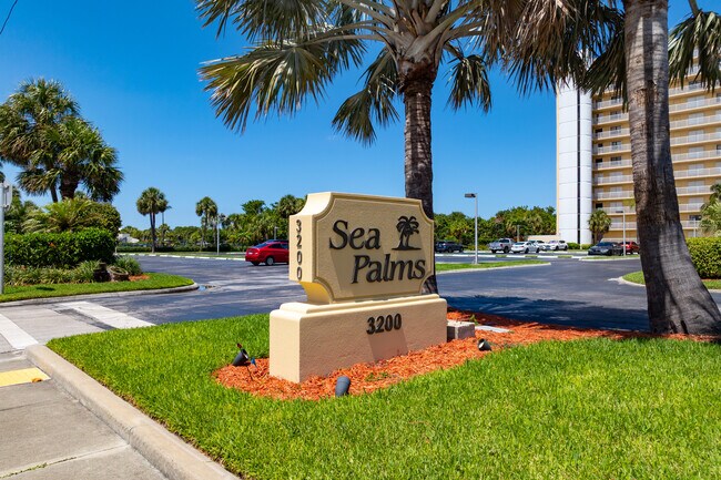Sea Palms Condominium in Fort Pierce, FL - Building Photo - Building Photo