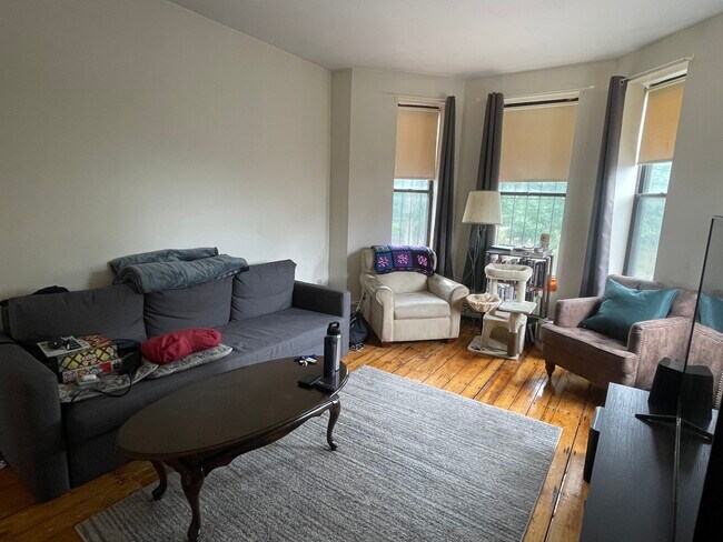 31 Fort Ave, Unit 2 in Boston, MA - Building Photo - Building Photo