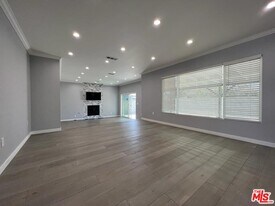 11243 Lull St in Los Angeles, CA - Building Photo