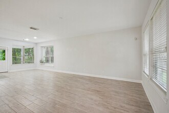 90 Panterra Way in Spring, TX - Building Photo - Building Photo