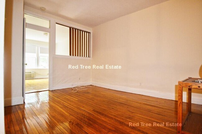 33 Lancaster Terrace in Brookline, MA - Building Photo - Building Photo