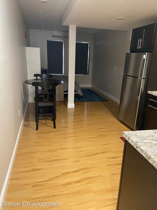 1361 Elm St in Manchester, NH - Building Photo - Building Photo