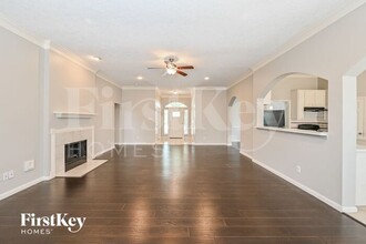 21002 Meadowhill Dr in Spring, TX - Building Photo - Building Photo