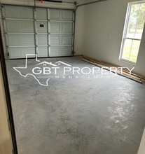 389 E Burleson Ave in Mart, TX - Foto de edificio - Building Photo