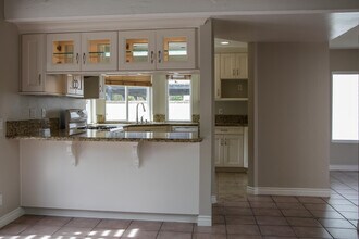 21705 Cabrosa in Mission Viejo, CA - Foto de edificio - Building Photo