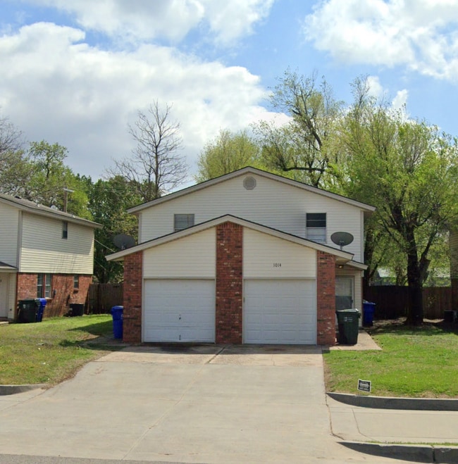 property at 1014 E Main St