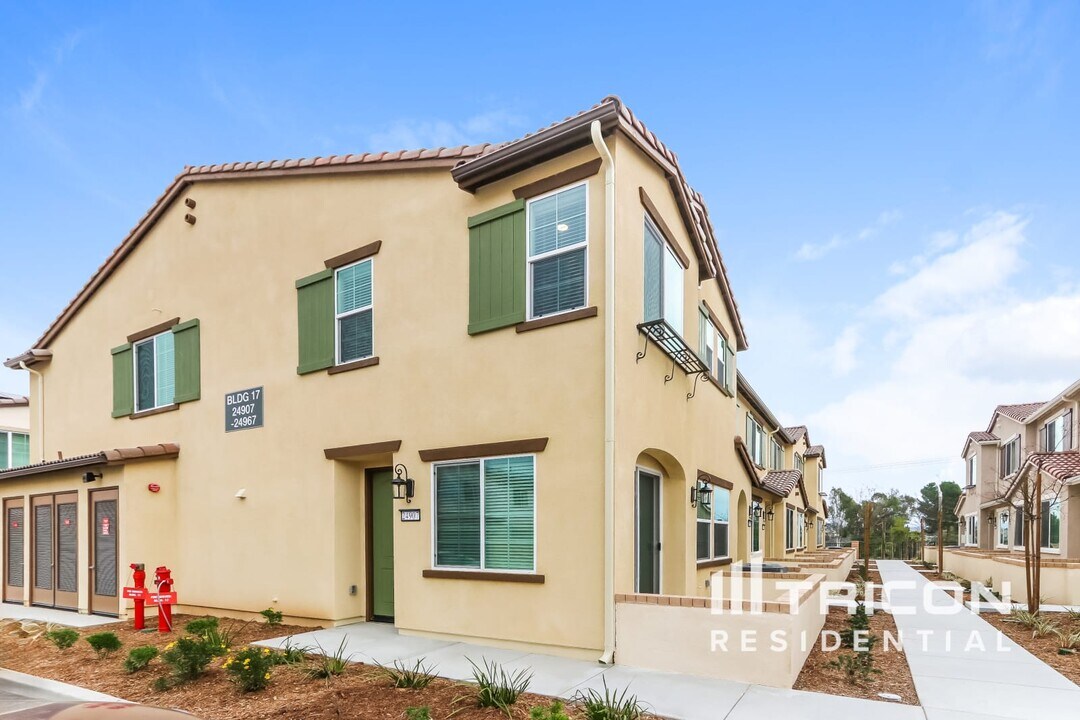 24907 Padre Ct in Wildomar, CA - Building Photo