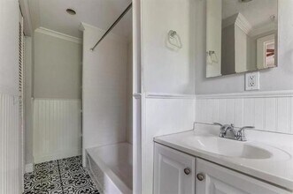 210 S Rosemont Ave in Dallas, TX - Building Photo - Building Photo