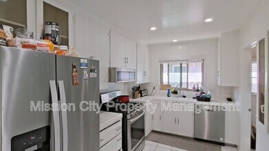 2131 Gillespie St in Santa Barbara, CA - Building Photo - Building Photo