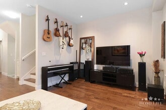 1321 Fir St in White Rock, BC - Building Photo - Building Photo