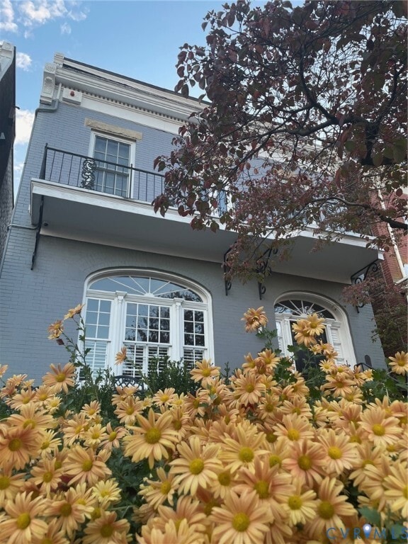 property at 2005 Stuart Ave