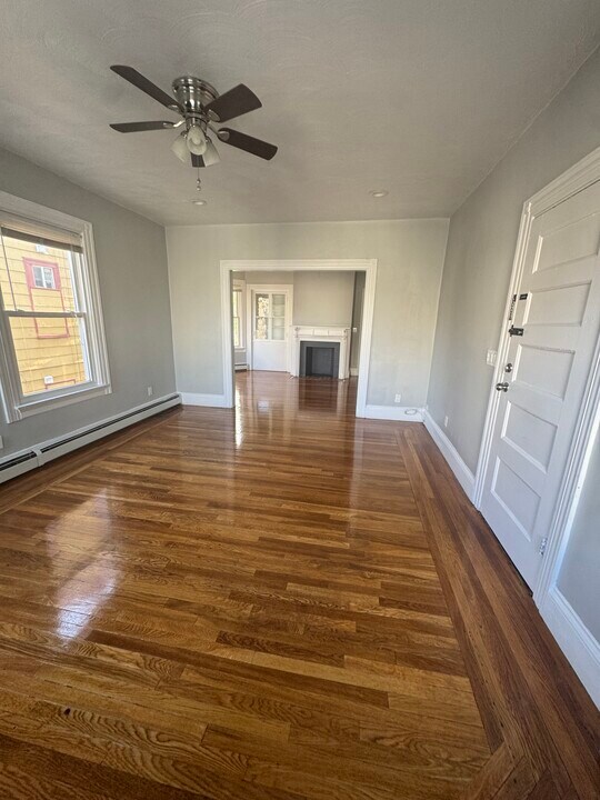 47 Vineyard St, Unit 2 in Providence, RI - Foto de edificio