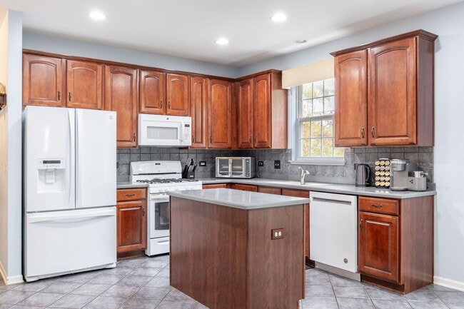 2566 Rourke Dr in Aurora, IL - Building Photo - Building Photo