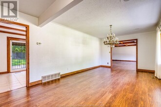 3083 Centennial Crescent in Kingsville, ON - Building Photo - Building Photo