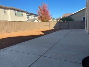 9748 Collie Way in Elk Grove, CA - Building Photo - Building Photo