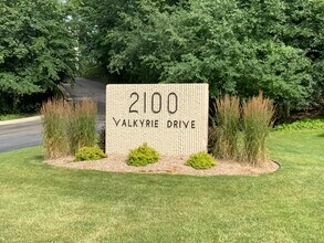 2100 Valkyrie Dr NW, Unit 211 in Rochester, MN - Building Photo - Building Photo