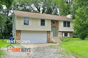 1755 Fountainbleu Dr in Worden, IL - Building Photo