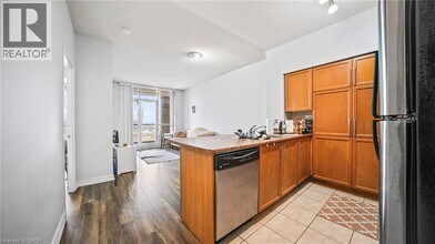 388 Prince of Wales Dr in Mississauga, ON - Building Photo - Building Photo