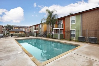 Casa Del Mar in Houston, TX - Foto de edificio - Building Photo