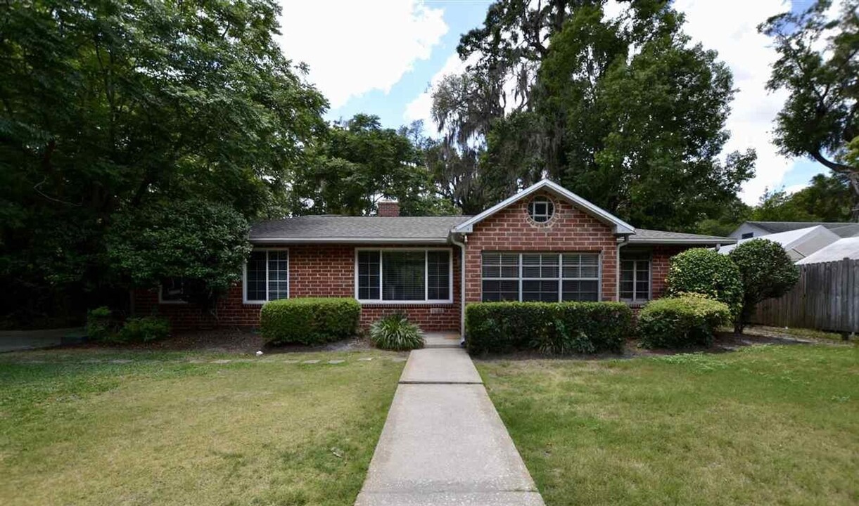1601 NW 6th Ave in Gainesville, FL - Building Photo