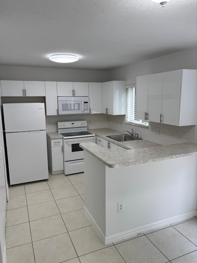 1320 SE 31st Ct in Homestead, FL - Building Photo - Building Photo