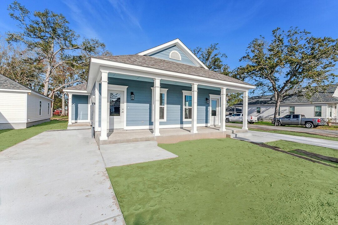534 Main St in Belle Chasse, LA - Building Photo