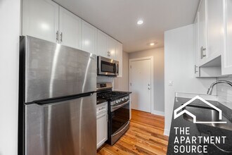 6954 N Sheridan Rd, Unit 521 in Chicago, IL - Building Photo - Building Photo