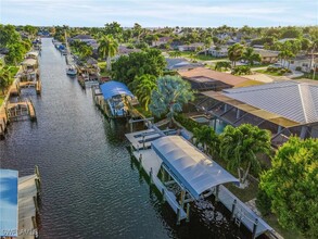 5325 Delano Ct in Cape Coral, FL - Building Photo - Building Photo