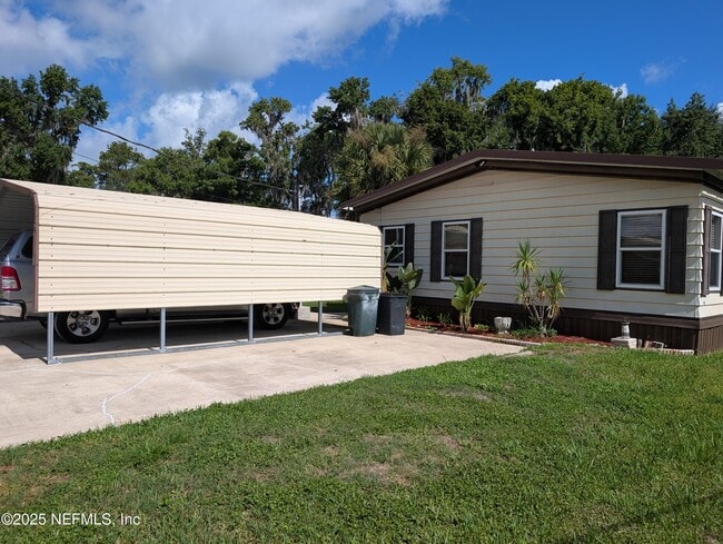 126 Magnolia Trail in Satsuma, FL - Building Photo - Building Photo