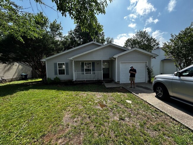526 Cedar Park Cir in La Vergne, TN - Building Photo - Building Photo