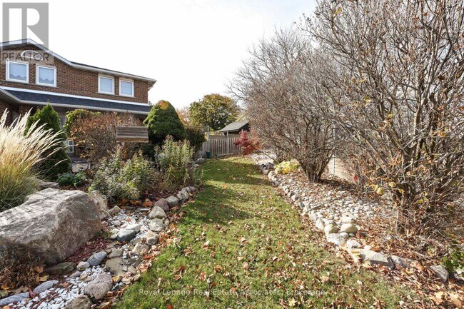 90 Professor's Lk Pkwy in Brampton, ON - Building Photo - Building Photo