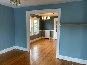 37 Clark St, Unit B in Medford, MA - Building Photo - Building Photo