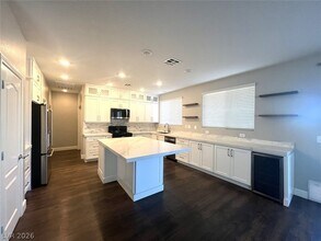 6316 Silver Edge St in North Las Vegas, NV - Building Photo - Building Photo