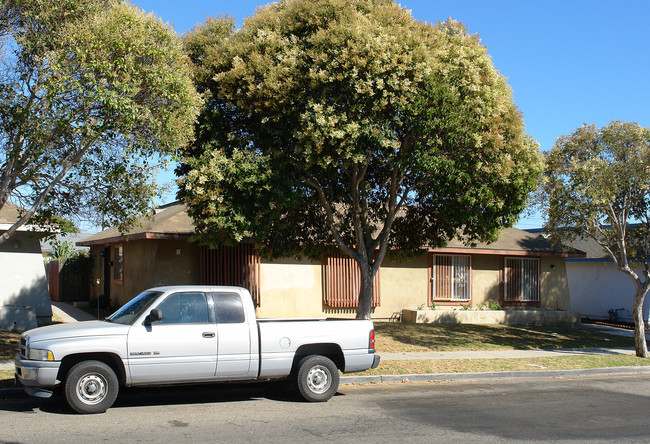 4520-4522 Terrace Ave in Oxnard, CA - Foto de edificio - Building Photo