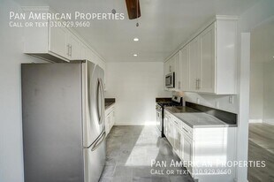 50 E Plymouth St in Long Beach, CA - Building Photo