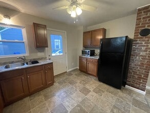 105 S Lynn St in Hodgenville, KY - Building Photo - Building Photo