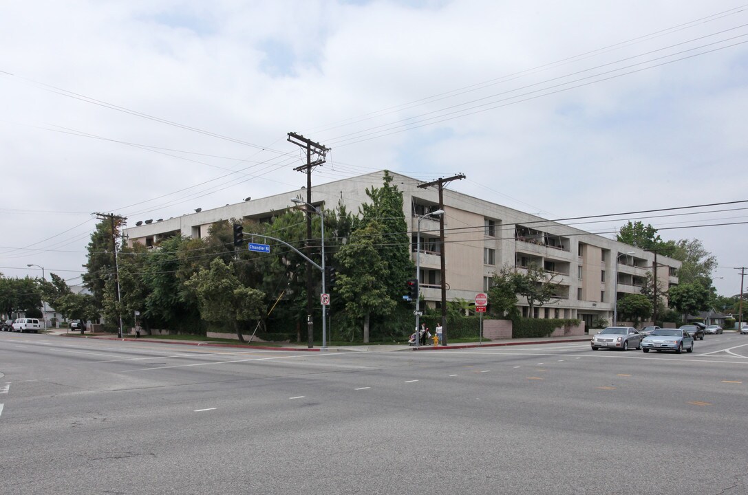 Chandler Apartments in Valley Village, CA - Building Photo