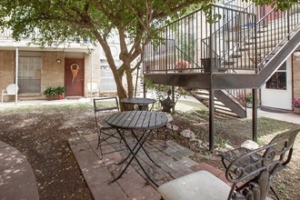 Bryn Mawr in San Antonio, TX - Foto de edificio - Building Photo